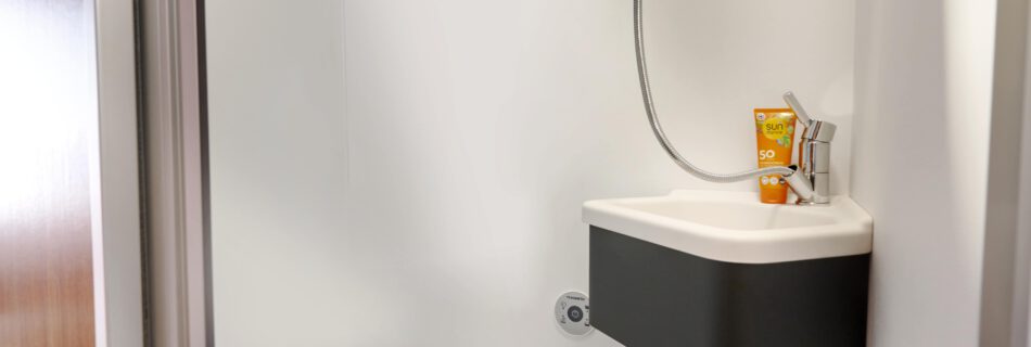 Pössl-Summit-600-B-ducha-min